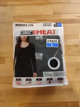 32 Degrees 195930186815 Women 2 Pack Ultra Light Thermal Baselayer Scoop Top Black Large