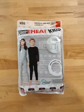 32 Degrees 195930577187 Kids Long Sleeve Crew Neck And Legging Baselayer Set Gray Medium 8/10