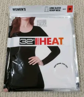 32 Degrees 645618504009 Heat Womens Long Sleeve Scoop Neck White Med Retains Body Warmth