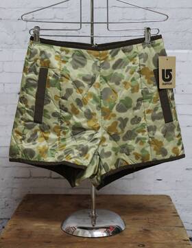 Burton 886888324588 Monarch Down Quilted Underlayer Shorts Womens Medium Duck Camo Green New