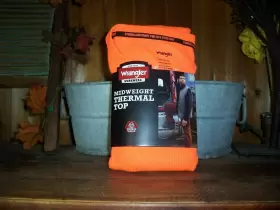 Wrangler 190009401479 Wranglr Midweight Thermal Top Shirt Orange Size Med 32-34 Hunting Work