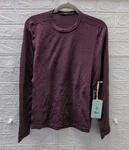 New Ibex FW23 Women's Woolies 250 Crew Plum Wine Size. Price: $72.00.