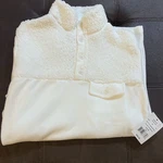Cuddl Duds Fleecewear With Stretch Women Top White Size Medium New. Price: $14.00.