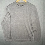 Smartwool Merino 250 Base Layer Mens Medium Gray Long Sleeve Shirt Warm Crew Pre-owned. Price: $39.88.