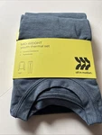 In Motion Mid-weight Youth Thermal Set Size Small (6/7) Blue Long Underwear New. Price: $9.99.