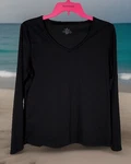 Cuddl Duds Black V-neck Long Sleeve Top Size Pre-owned. Price: $7.00.