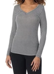 Cuddl Duds Women's Softwear Stretch V-neck Top CD8927918 Ivory Print, Xs (2-4) New. Price: $16.00.