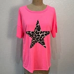 Heimish Women's Medium Hot Pink Leopard Star Print Short Sleeve T-shirt Top Nwt New. Price: $20.00.