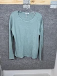 Ekouaer Green Waffle Knit Long Sleeve Scoop Neck Top Women Size Pre-owned. Price: $12.00.