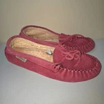 Bearpaw Ashlynn Women 9 Berry Red Suede Wool Blend Lined Moccasin Slippers Bow Pre-owned. Price: $30.00.