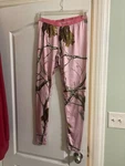Realtree Women's Pink Camo Leggings Base Layer Bottoms Size Medium Pre-owned. Price: $18.00.